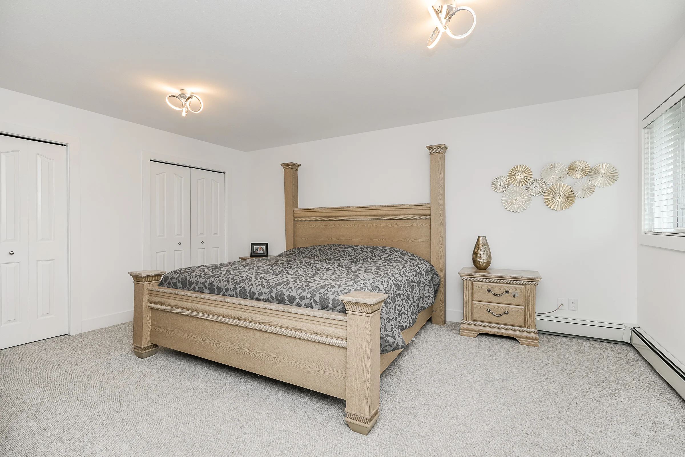 Carved post bed