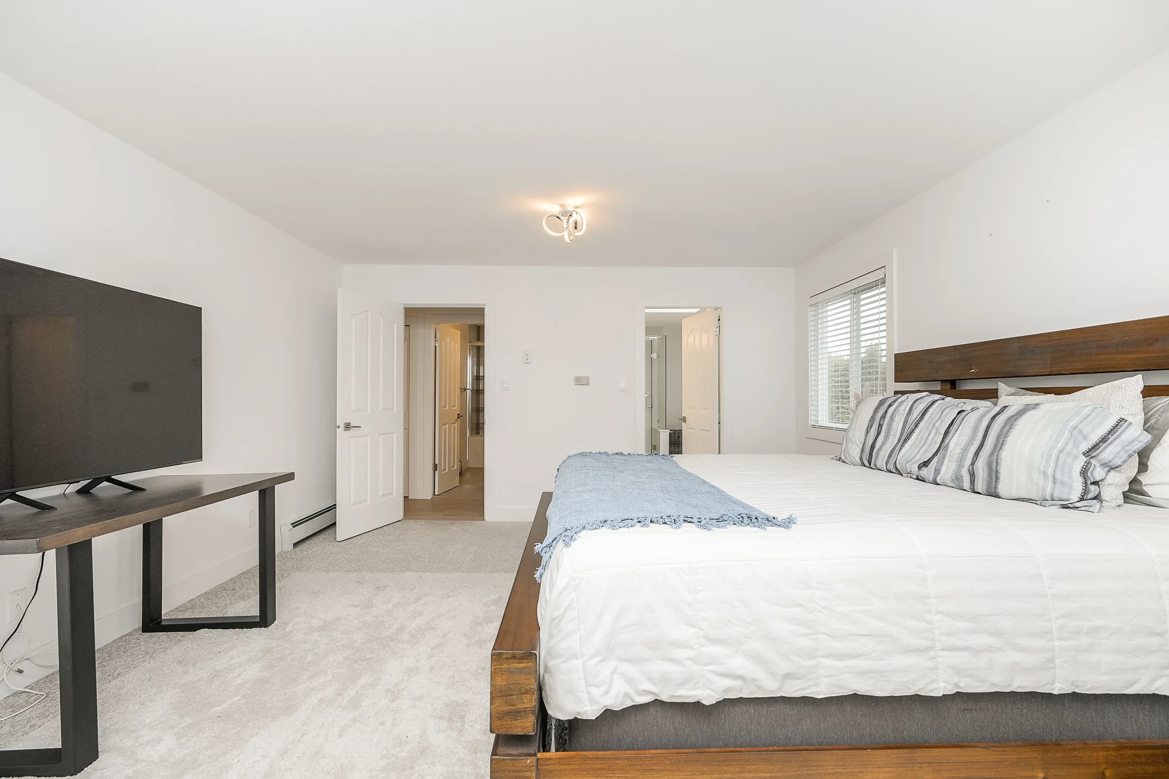 Primary bedroom · ensuite entry